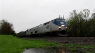 preview picture of video 'Westbound California Zephyr in the rain at Agency, Iowa'