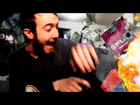 Twitch Streamer Goes Out With A Bang! (SoaRCarl)