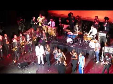 Super Soul Revue- Daptone Records- FamilyAffair- Live at the Apollo, NYC- 12/14