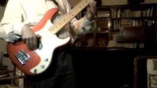 Video thumbnail for Peavey T-20 Bass (1983) by Santi66