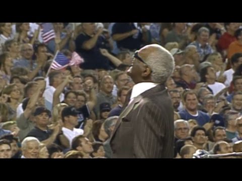 Ray Charles performs "America the Beautiful"