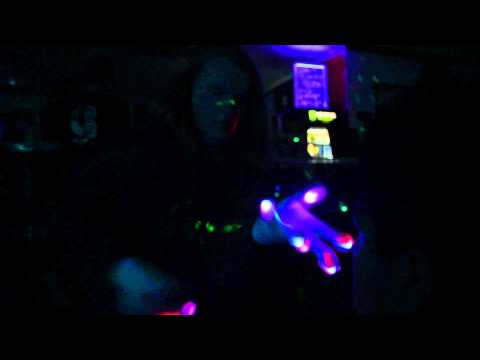[FNL][6/15/12] [KV] Lasers Glove Light Show [EmazingLights.com]