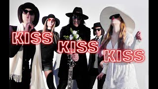 The Cleopatras &quot;Kiss Kiss Kiss&quot; (Official video)