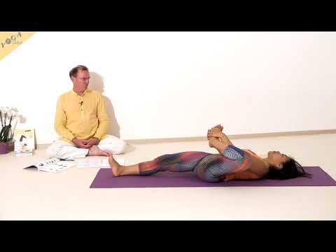 Fuß-zur-Stirn-Stellung im Liegen - Eka Pada Shirasana Vorübung - Yoga Asana Lexikon