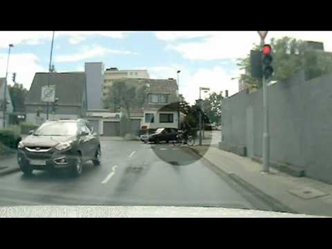 Fahrrad beim Abbiegen BEINAHE - UNFALL