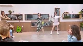 Download lagu Wang Fei Fei and Meng Jia - Bad Girl Good Girl (Miss A) mp3