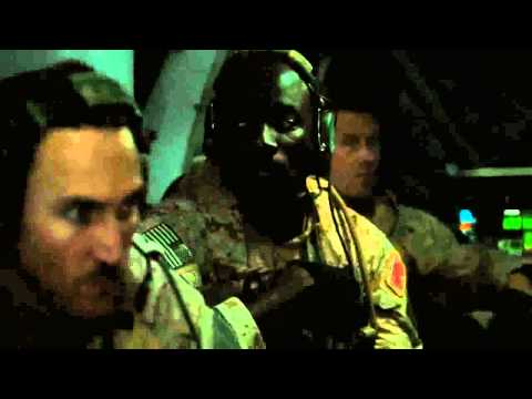 Zero Dark Thirty (2012) - Flight to compound