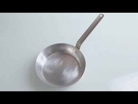 Delia's Techniques - How to Choose a Frying Pan