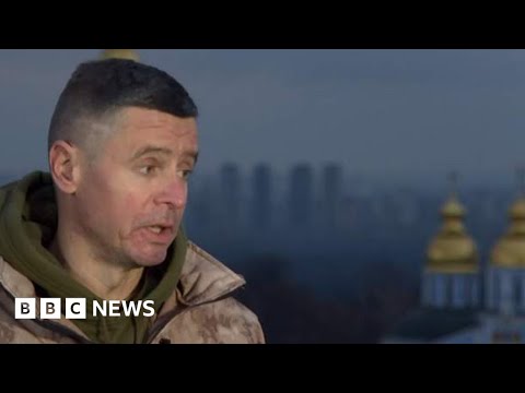 赫爾松市慶祝烏克蘭從俄羅斯手中奪回關鍵城市 - BBC新聞 (Celebrations in Kherson as Ukraine recaptures key city from Russia – BBC News)