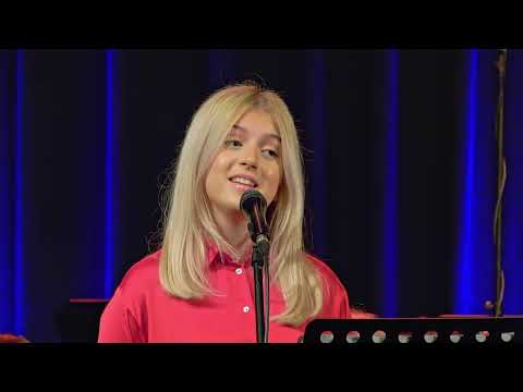 BOŽIĆ BILI - Lea Bićanić i orkestar TD Ferdo Livadić