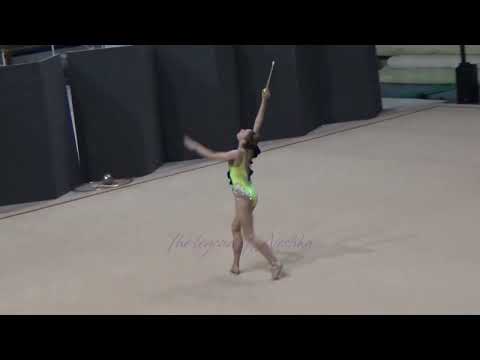 Arina VOLOSOVA massues - 2022 Revue d'effectifs à Thiais (février)