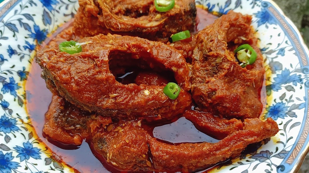 Gaade rogan josh|kashmiri style fish curry|Machli ka salan|spicy fish curry.