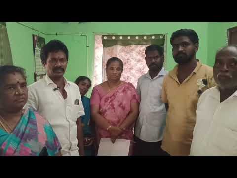 பள்ளத்தூர் வாரச்சந்தையை வியாபாரிகளுக்கு உடனே வழங்கக் கோரி பேரூராட்சி கவுன்சிலர்கள் உள்ளிருப்பு