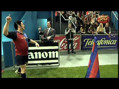 La història del Barça segons "Crackòvia": Figo i el cap de porc  - Crackòvia - TV3