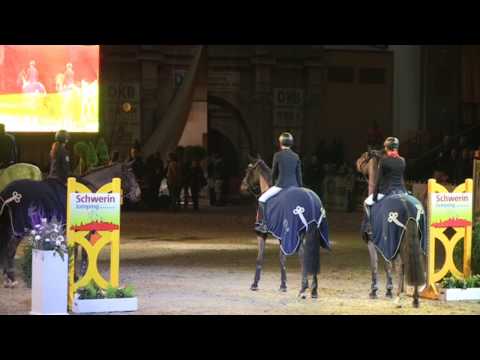 Natalia Stecher mit Coulyn - Schwerin 2015 SIEGEREHRUNG