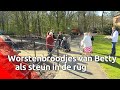 Betty brengt worstenbroodjes naar verzorgingstehuis