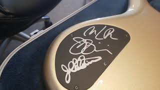 Video thumbnail for IBANEZ PRESTIGE JS2000 CHAMPAGNE GOLD GUITAR SIGNED BY JOE SATRIANI G3 UP CLOSE VIDEO REVIEW by Essex Recording Studios