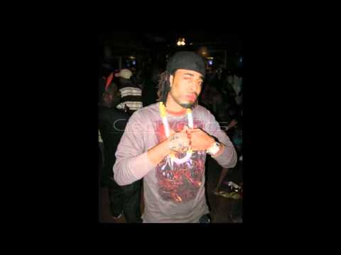 LA Da Boomman ft. Mo Pain - Bad Bitches (prod. by Nard & B)