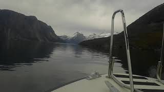 preview picture of video 'Boat trip into Nuup Kangerlua Greenland'