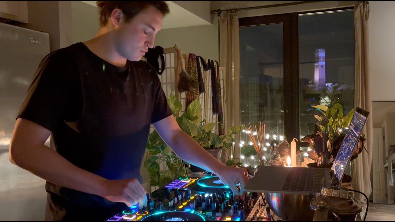 Promotional video thumbnail 3 for Underground Electronic DJ