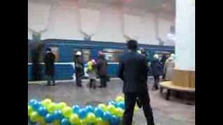 preview picture of video 'Станция метро Алексеевская в день открытия (Харьков, 20/12/2010)'