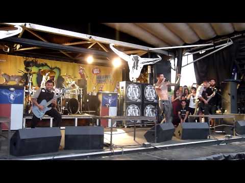 Upon A Burning Body - Game Over / Texas Blood Money - Live 8-3-13 Vans Warped Tour