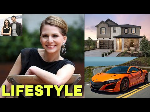Ezgi Asaroğlu Lifestyle, Family, Networth, Boyfriend (Kerem Cem) and Biography 2021 | Celeb's Life