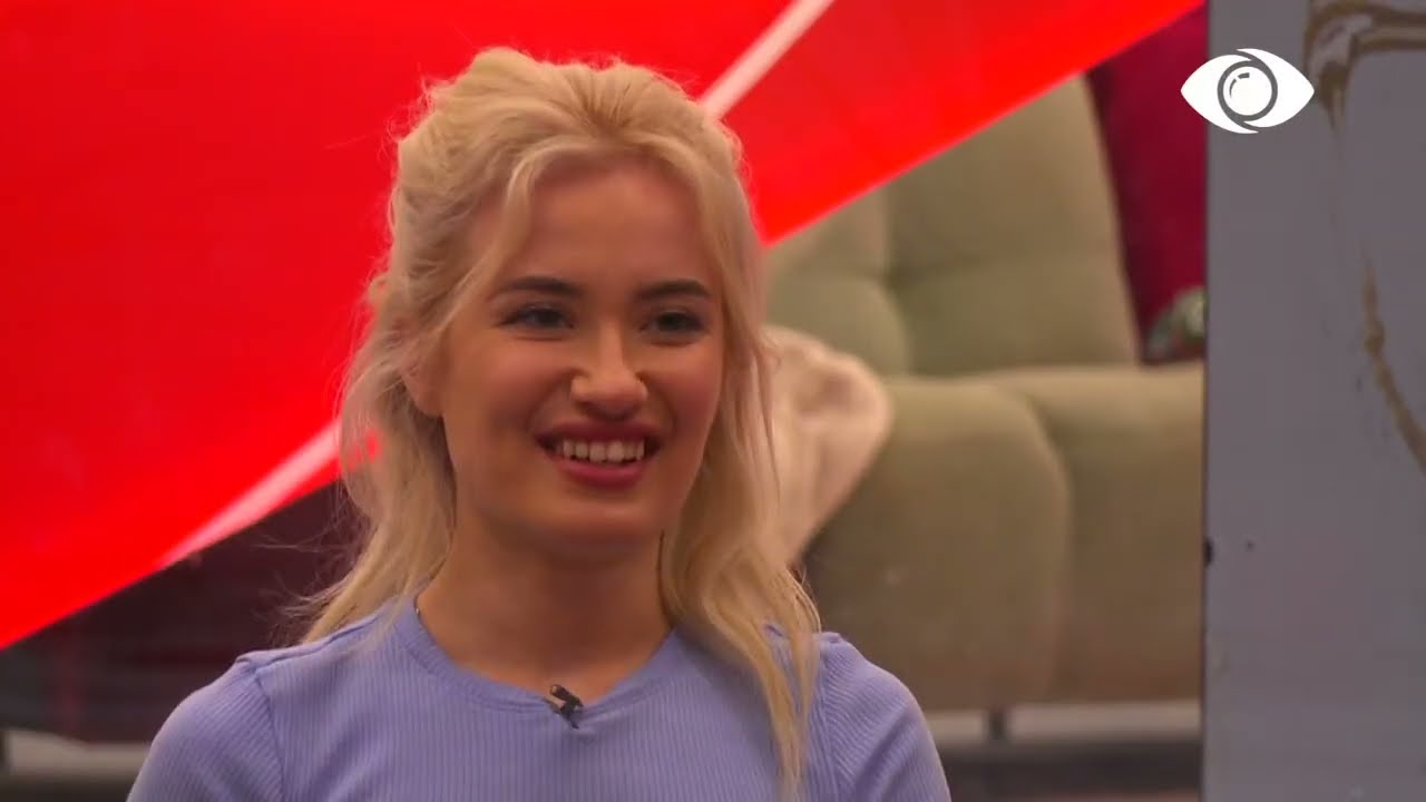 Deamishel dhe Antoneta luajnë playstation