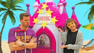 Claudia invita a su papa en el Hotel Las Ratitas