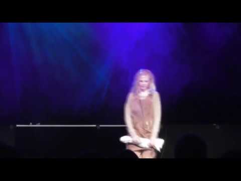 Musikalfabrikkens vokalgruppe - Castle On A Cloud