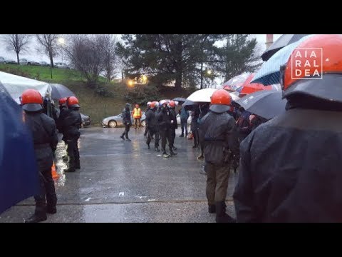 Presentzia polizial handia Aiala Vidrioko hirugarren greba egunean