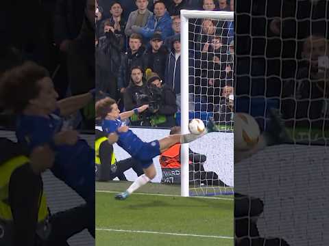 David Luiz to the rescue 🇧🇷