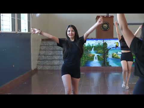 9 SEÑORITAS EN BUSCA DE LA CORONA DE LAS FIESTAS DE NUEVA CONCEPCIÓN