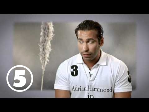 Kungarna av Tylösand | James trashar vardagsrummet