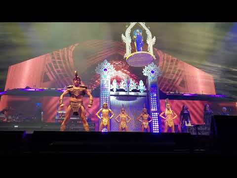 Cher - Woman's World /opening (Here We Go Again Tour) Ziggo Dome, Amsterdam 30/09/2019 Live 4K