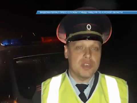 В Курской области сотрудники Госавтоинспекции вместо протоколов вручали светоотражатели