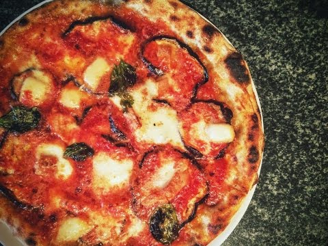 Come fare: pizza alla parmigiana di melanzane. Pizzaricetta episodio 6