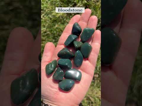 Best #crystals to use during #yule and the #wintersolstice 🎄