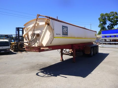 AE108 - 2012 Roadwest TRI350 Tri-Axle Lead Side Tipper (WST12)