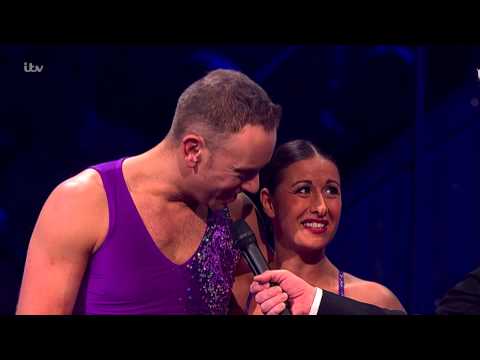 Hayley Thanks Dan For His Help - Dancing On Ice