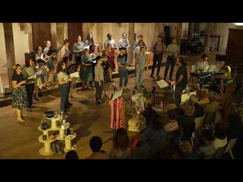 Né quelque part - Interprété par l'ensemble vocal Diversio