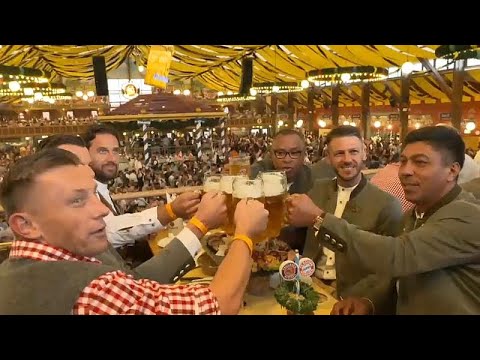 لاعبو بايرن ميونخ السابقين يشربون البيرة ويمدحون لوكا مودريتش…