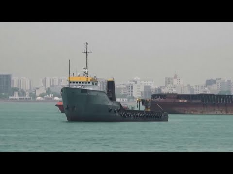 U.S. and Iran trade strikes and conflicting claims about the Strait of Hormuz