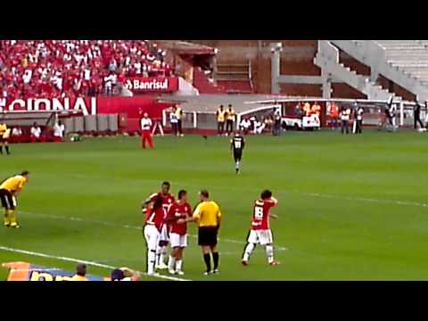 Gol de  TINGA. nos INTER 3 x 0 vasco :-)