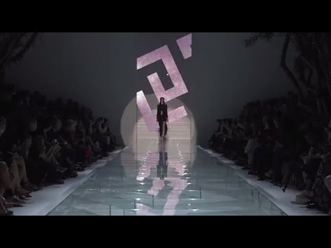 Versace Women’s Spring/Summer 2015 | Fashion Show