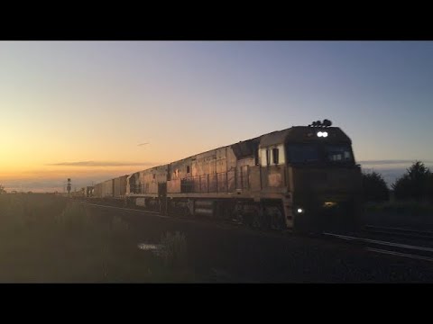 Pacific National 6PM6 with NR71 and NR114 at Sunset at Gheringhap heading to Melbourne 10/10/2022