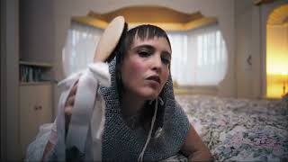 Dana Gavanski – “How To Feel Uncomfortable”