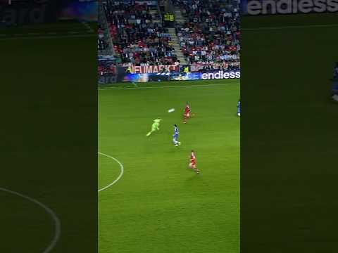 Neuer forgets he’s a Goalkeeper 🤣