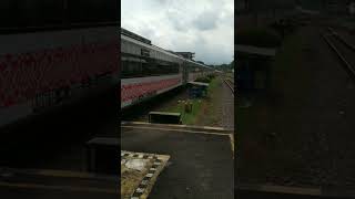 Download lagu KERETA API ARGO DWIPANGGA MASUK STASIUN PURWOKERTO mp3
