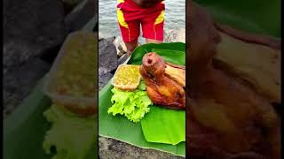 Download lagu Makan kepala babi utuh rasanya super guys mp3